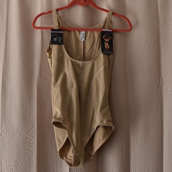 NWT Maidenform Firm Control 2XL - Picture 2 of 8